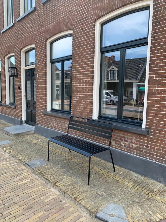 B&B Het Herenhuys Aan De Historische Gracht Van Kollum Luaran gambar